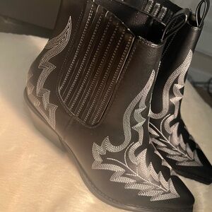 Western Roxanne contrast stitch boots